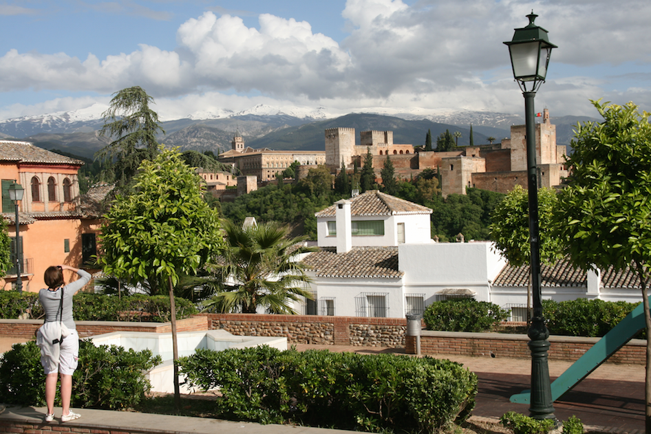מבט מגרנדה לכיוון ארמון אלהמברה