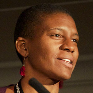 Denise Jacobs היא מרצה וסופרת שמקדישה את רוב זמנה להוראת שיטות לשיפור תהליכים יצירתיים וטכניקות שונות להגברת היצירתיות. היא עומדת מאחורי The Creative Dose והיא כתבה את הספרים רבי המכר CSS Detective Guide וגם Smashing Book #3 1/3 and Interact with Web Standards.