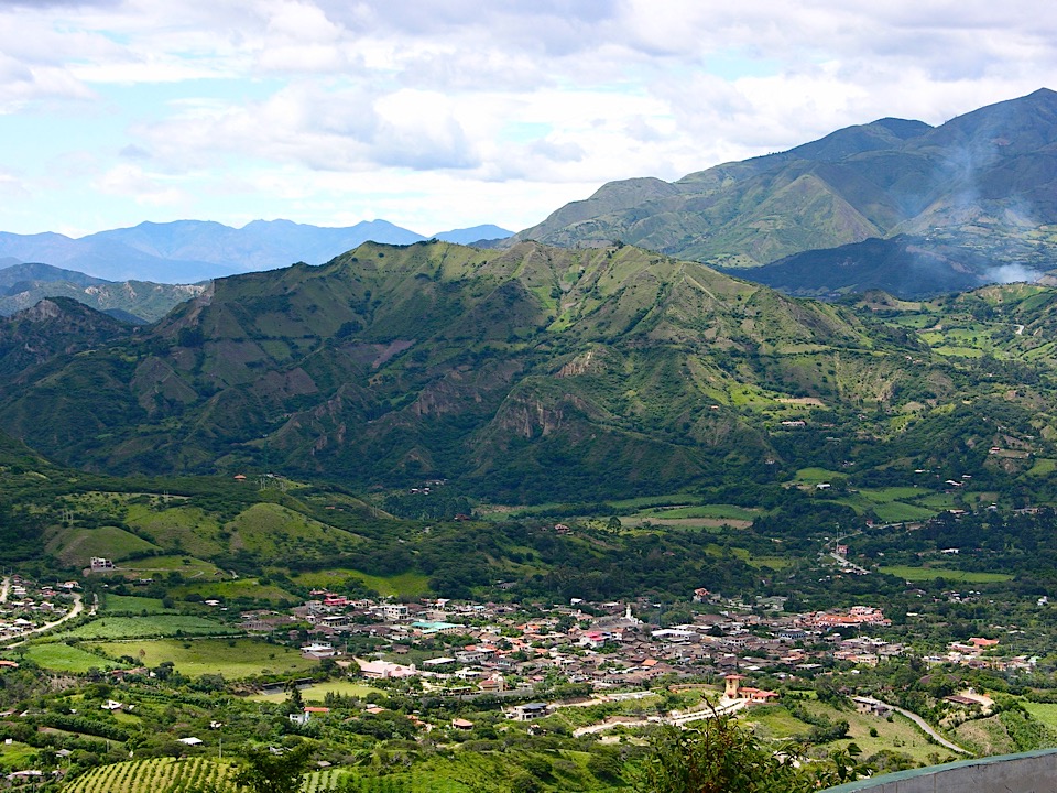 מבט על העמק שבו שוכנת וילקבמבה﻿  |  ﻿צילום: The lifted lorax/Wikipedia﻿