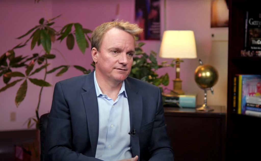 כריס פנטון בריאיון | [צילום מסך מתוך ערוץ היוטיוב American Thought Leaders - The Epoch Times]