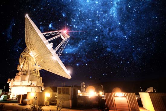 Satellite Antenna under beautiful star in blue sky. Elements of this image furnished by NASA.
תמונה: Shutterstock