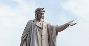 פסלו של דנטה אליגיירי, בנאפולי שבאיטליה | Antonio Gravante/Shutterstock.com