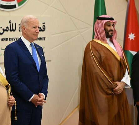 נשיא ארה"ב ג'ו ביידן ויורש העצר הסעודי מוחמד בן סלמאן | צילום: MANDEL NGAN/POOL/AFP via Getty Images