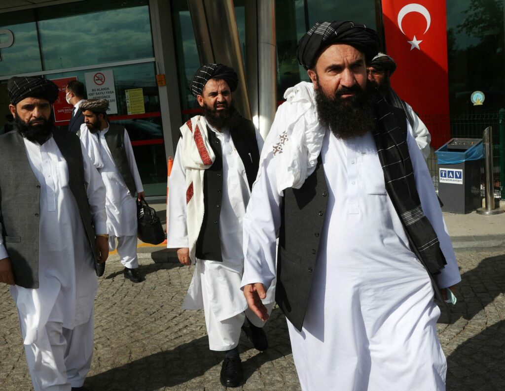 נציגי הטליבן מגיעים לאנקרה, 14 באוקטובר 2021 | צילום: ADEM ALTAN/AFP via Getty Images