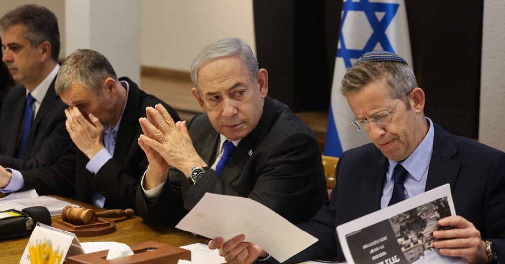 ראש הממשלה בנימין נתניהו בישיבת הקבינט המדיני - בטחוני | צילום: MENAHEM KAHANA/POOL/AFP via Getty Images