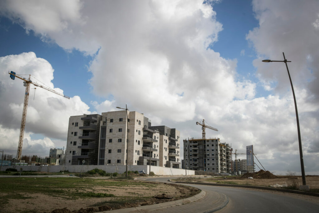 אתר בנייה בעיר נתיבות, 21 בינואר 2017 | צילום: Nati Shohat/Flash90