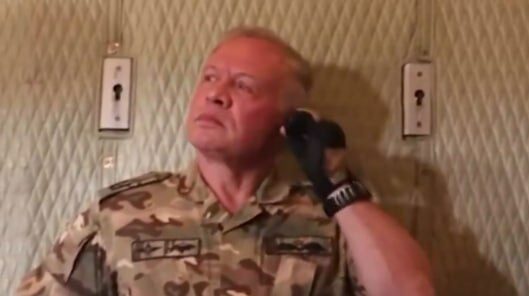 עבדאללה מלך ירדן בתיעוד הצנחת סיוע הומניטרי מעל עזה | צילום מסך