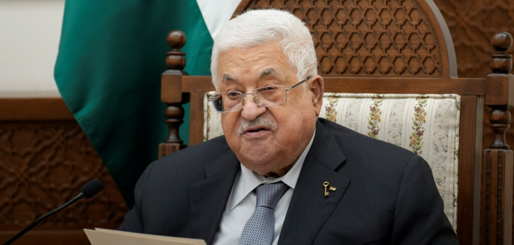 יו"ר הרשות הפלסטינית מחמוד עבאס, 24 באוקטובר 2023 | צילום:  CHRISTOPHE ENA/POOL/AFP via Getty Images