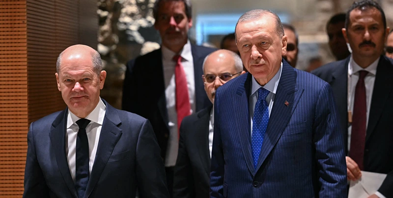 נשיא טורקיה רג'פ טאיפ ארדואן וקנצלר גרמניה אולף שולץ, 19 באוקטובר 2024