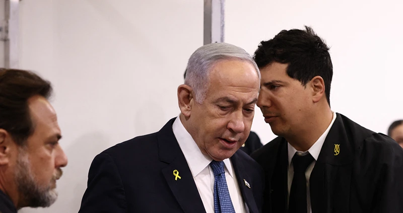 ראש הממשלה בנימין נתניהו במהלך עדותו בבית המשפט המחוזי בתל אביב, 16 בדצמבר 2024