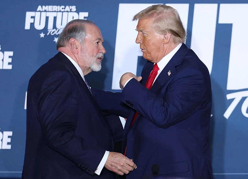 נשיא ארה״ב, דונלד טראמפ ושגריר ארה"ב בישראל, מייק האקבי, 12 בנובמבר 2024
