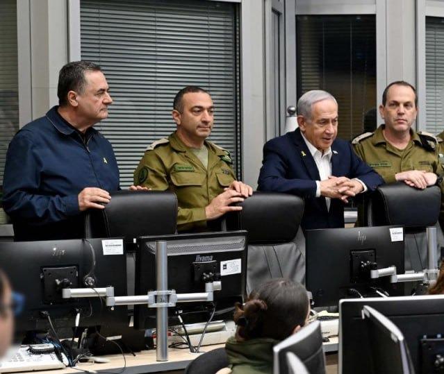 ראש הממשלה, בנימין נתניהו ושר הביטחון, ישראל כ"ץ | צילום: אבי אוחיון/ לע״מ