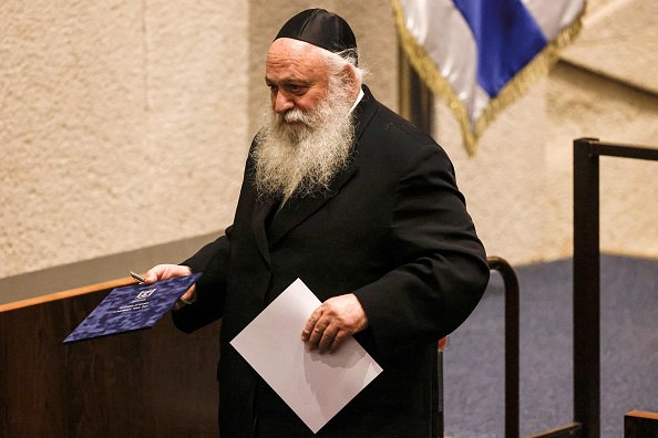 שר הבינוי והשיכון, יצחק גולדקנופף