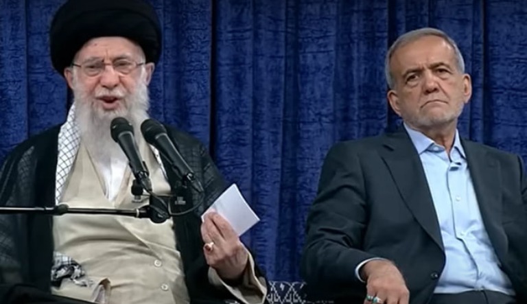 נשיא איראן מסעוד פזשכיאן המנהיג העליון של איראן עלי ח'אמנאי