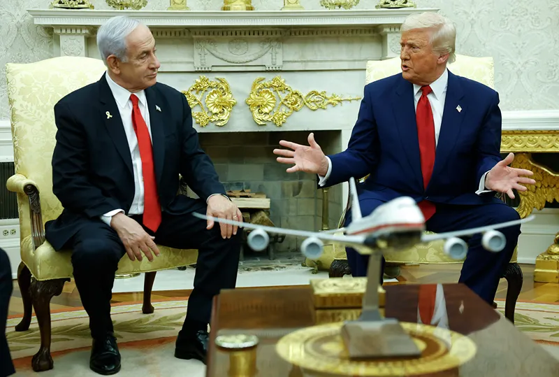 נשיא ארה''ב דונלד טראמפ וראש הממשלה בנימין נתניהו, 7 באפריל 2025