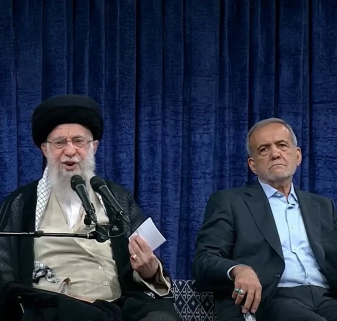 נשיא איראן מסעוד פזשכיאן המנהיג העליון של איראן עלי ח'אמנאי