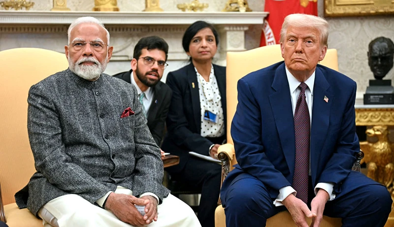 נשיא ארה״ב, דונלד טראמפ, וראש ממשלת הודו, נרנדרה מודי, במהלך ביקורו של מודי בבית הלבן, 13 בפברואר 2025