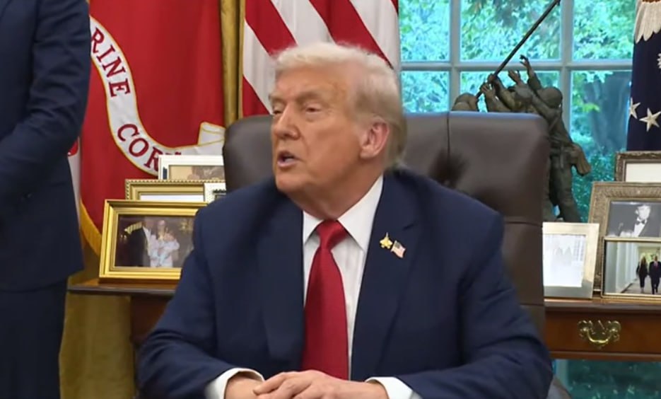 נשיא ארה״ב, דונלד טראמפ, במהלך מסיבת העיתונאים הלילה