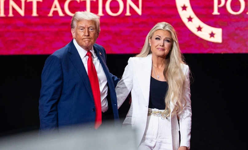 אלמנתו של צ'ארלי קירק, אריקה קירק, ונשיא ארה״ב, דונלד טראמפ, 21 בספטמבר 2025 | צילום: Madalina Kilroy/The Epoch Times