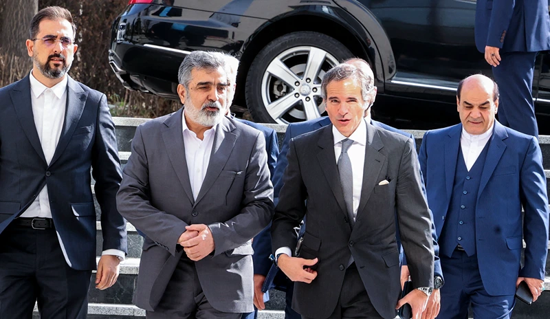 מנכ"ל סבא"א, רפאל גרוסי, בביקורו באיראן, 4 במרץ 2023