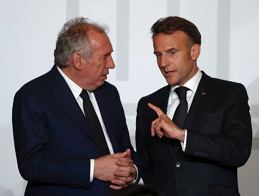 נשיא צרפת, עמנואל מקרון, וראש ממשלת צרפת, פרנסואה ביירו, 15 באפריל 2025