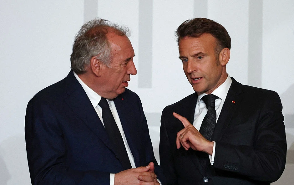 נשיא צרפת, עמנואל מקרון, וראש ממשלת צרפת, פרנסואה ביירו, 15 באפריל 2025