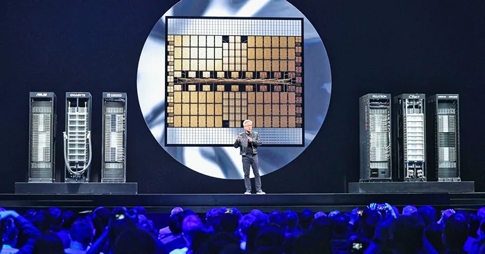 ג'נסן הואנג, מנכ"ל ומייסד שותף ב-Nvidia מרצה בטייוואן, מאי 2025