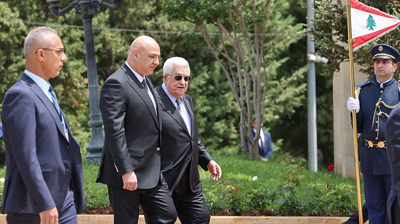 נשיא לבנון, ג'וזף עון, ויו"ר הרשות הפלסטינית, מחמוד עבאס, בעת ביקורו של עבאס בביירות, 21 במאי 2025