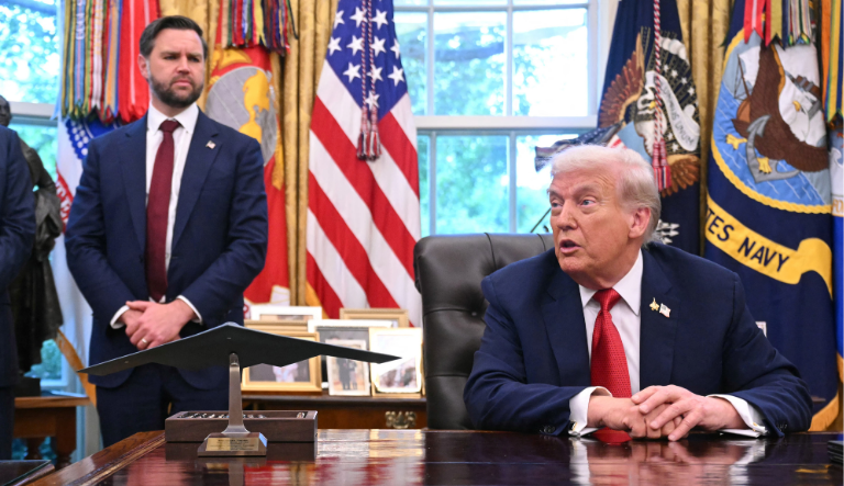 נשיא ארה''ב, דונלד טראמפ, וסגן נשיא ארה''ב, ג'יי. די. ואנס