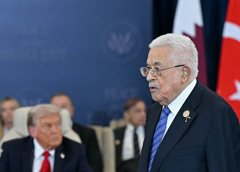 יושב ראש הרשות הפלסטינית, מחמוד עבאס, במהלך הפסגה בנושא עזה בשארם א-שייח׳, 13 באוקטובר 2025