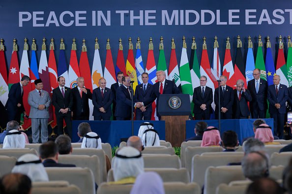 מנהיגי המדינות שהשתתפו בפסגת השלום בשארם א-שיח'