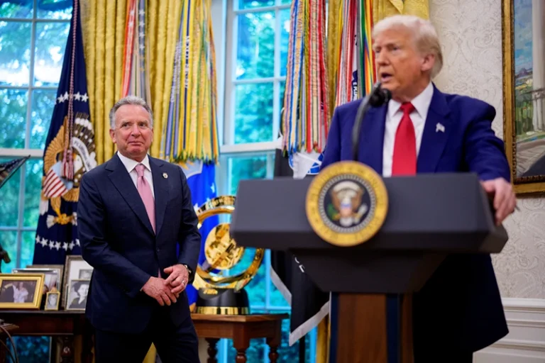 נשיא ארה"ב, דונלד טראמפ והשליח האמריקני סטיב ויטקוף, הבית הלבן, 28 במאי 2025