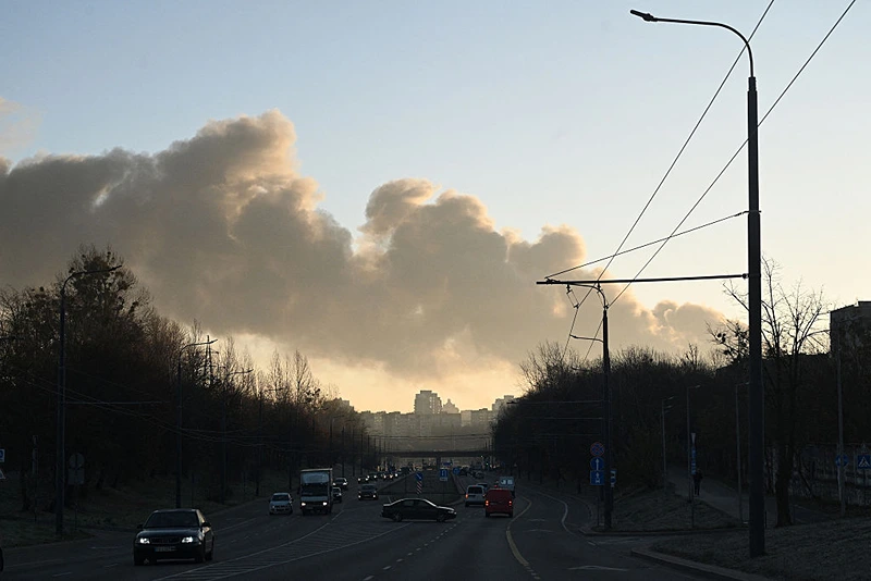 תיעוד מהשרפה שנוצרה עקב התקיפה הרוסית בעיר לבוב, 19 בנובמבר 2025