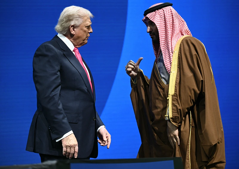 יורש העצר הסעודי מוחמד בן סלמאן ונשיא ארה"ב דונאלד טראמפ במהלך פגישתם בוושינגטון, 19 בנובמבר 2025