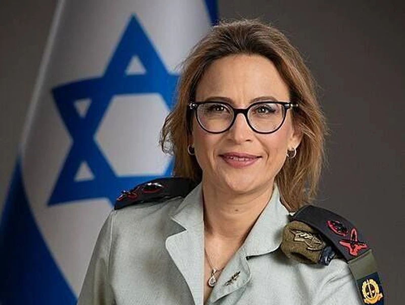 הפצ"רית לשעבר, יפעת תומר-ירושלמי