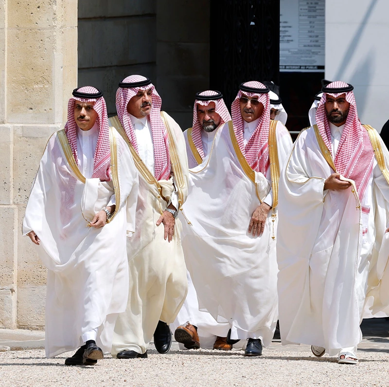 שר החוץ הסעודי, פייסל בן פרחאן אאל סעוד, וחברי ממשלה סעודים, 16 ביוני 2023