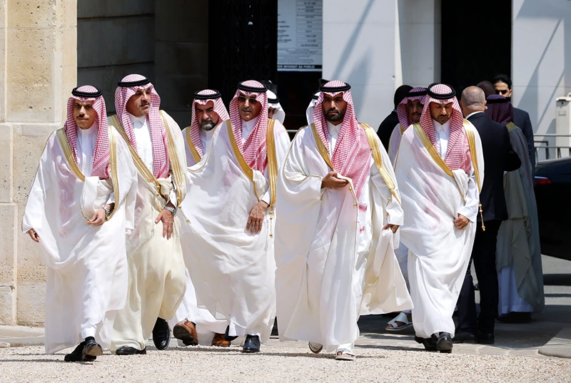 שר החוץ הסעודי, פייסל בן פרחאן אאל סעוד, וחברי ממשלה סעודים, 16 ביוני 2023