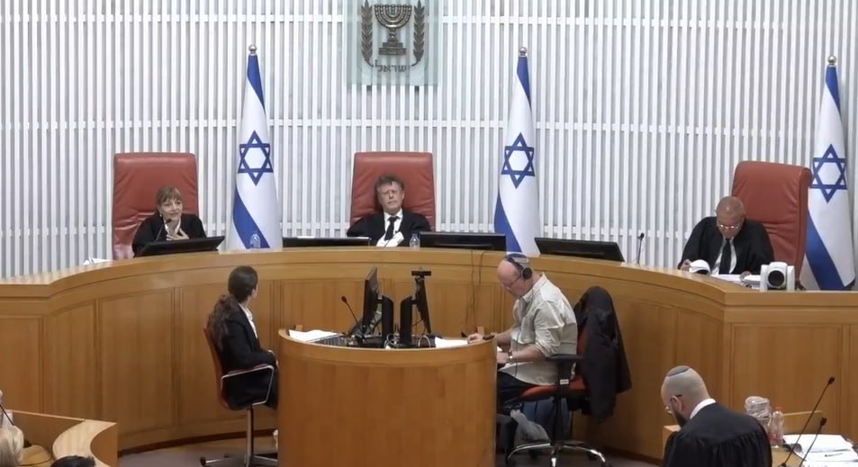 שופטי בג"ץ במהלך הדיון בעתירות
