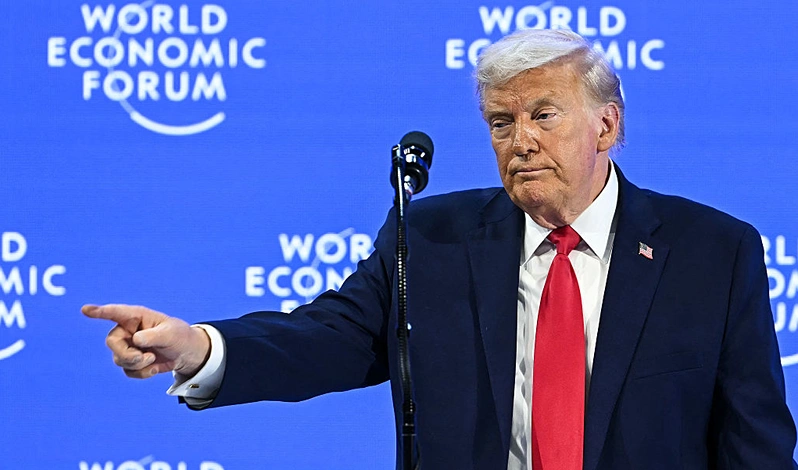 נשיא ארה״ב, דונלד טראמפ, במהלך נאומו בפורום הכלכלי בדאבוס היום