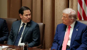 נשיא ארה״ב, דונלד טראמפ, ומזכיר המדינה האמריקני, מרקו רוביו, 10 באפריל 2025