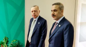 שר החוץ הטורקי, הקאן פידאן, ונשיא טורקיה, רג'פ טאיפ ארדואן, 23 בנובמבר 2025