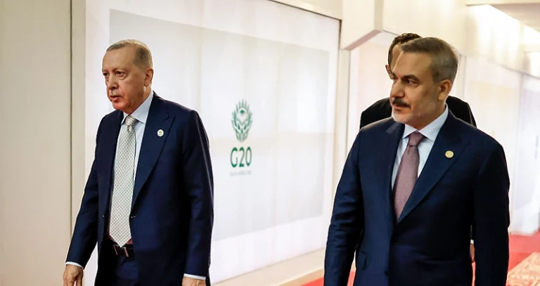 שר החוץ הטורקי, הקאן פידאן, ונשיא טורקיה, רג'פ טאיפ ארדואן, 23 בנובמבר 2025