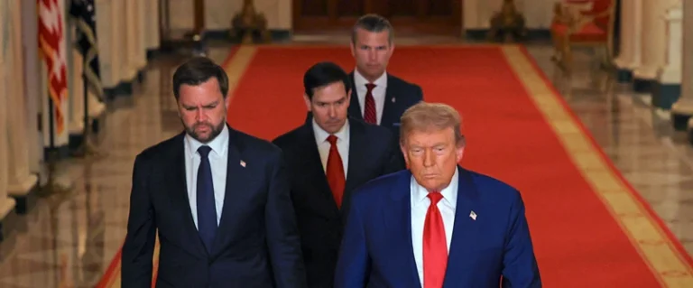 נשיא ארה"ב, דונלד טראמפ, סגן הנשיא, ג'יי די ואנס, מזכיר המדינה, מרקו רוביו, ומזכיר ההגנה, פיט הגסת', 21 ביוני 2025