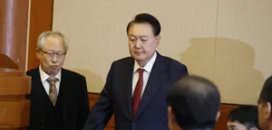 נשיא דרום קוריאה לשעבר, יון סוק-יאול, בבית המשפט בסיאול, 23 בינואר 2025