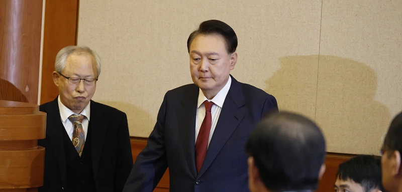 נשיא דרום קוריאה לשעבר, יון סוק-יאול, בבית המשפט בסיאול, 23 בינואר 2025