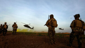 כוחות קומנדו של צבא ארה"ב במבצע קרקעי במזרח התיכון. יפעלו גם על אדמת איראן?