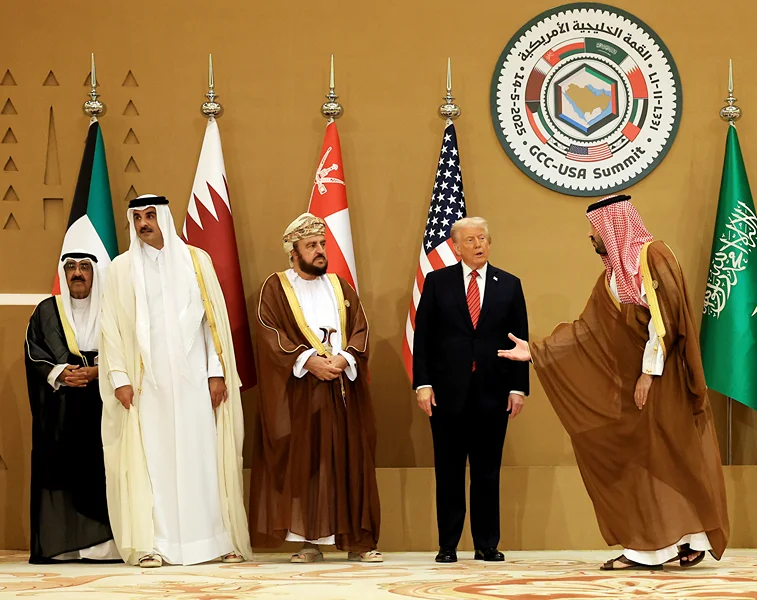 נשיא ארה״ב דונלד טראמפ, יורש העצר הסעודי מוחמד בן סלמאן, השייח' משעל אל-אחמד אל-סבאח מכווית, השייח' תמים בן חמד אאל-ת'אני מקטר, סגן ראש ממשלת עומאן אסעד בן טארק אל-סעיד ומלך בחריין חמד בן עיסא אל-ח'ליפה, 14 במאי 2025