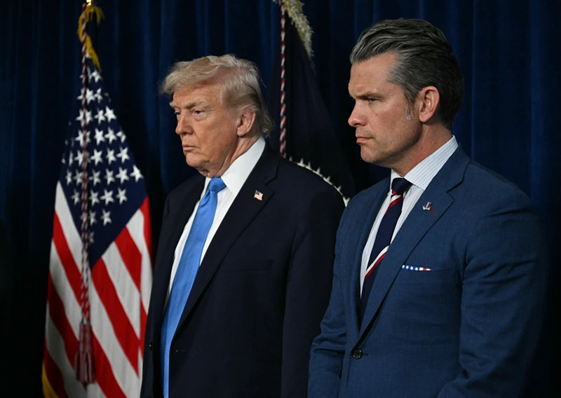 נשיא ארה"ב דונלד טראמפ ומזכיר המלחמה, פיט הגסת', 3 בינואר 2026