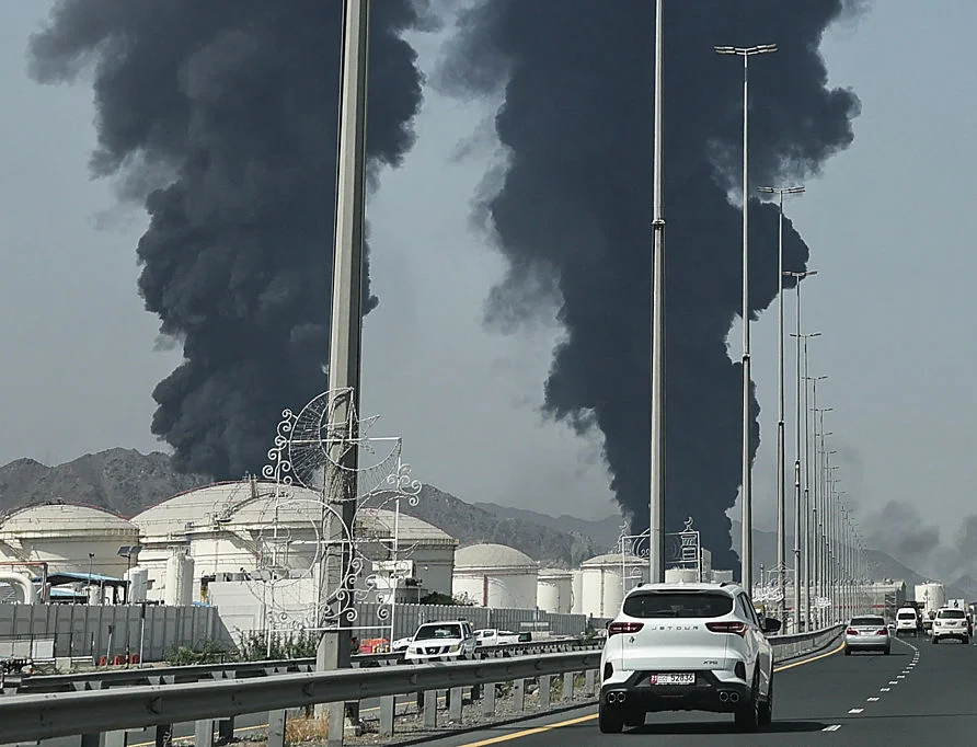 תקיפה איראנית על מכלי אחסון נפט באמירות פוג'יירה, 14 במרץ 2026