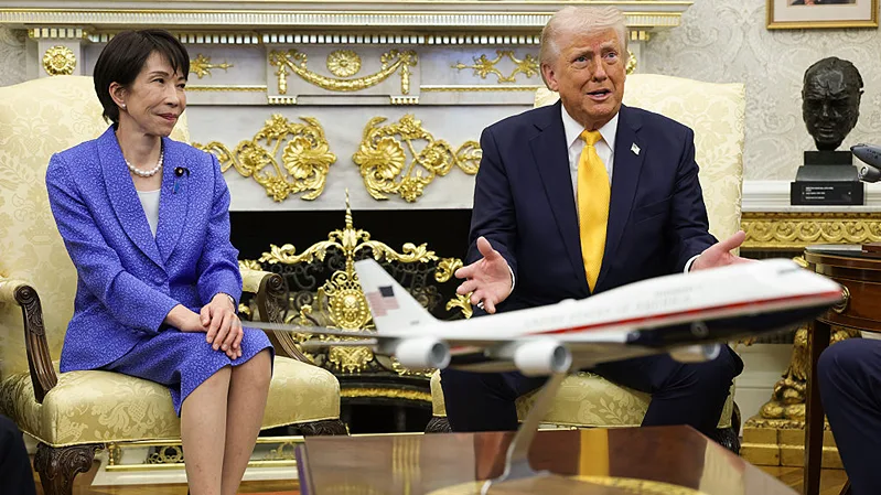 נשיא ארה"ב, דונלד טראמפ, וראש ממשלת יפן, סנאה טאקאיצ'י, במהלך מסיבת העיתונאים היום